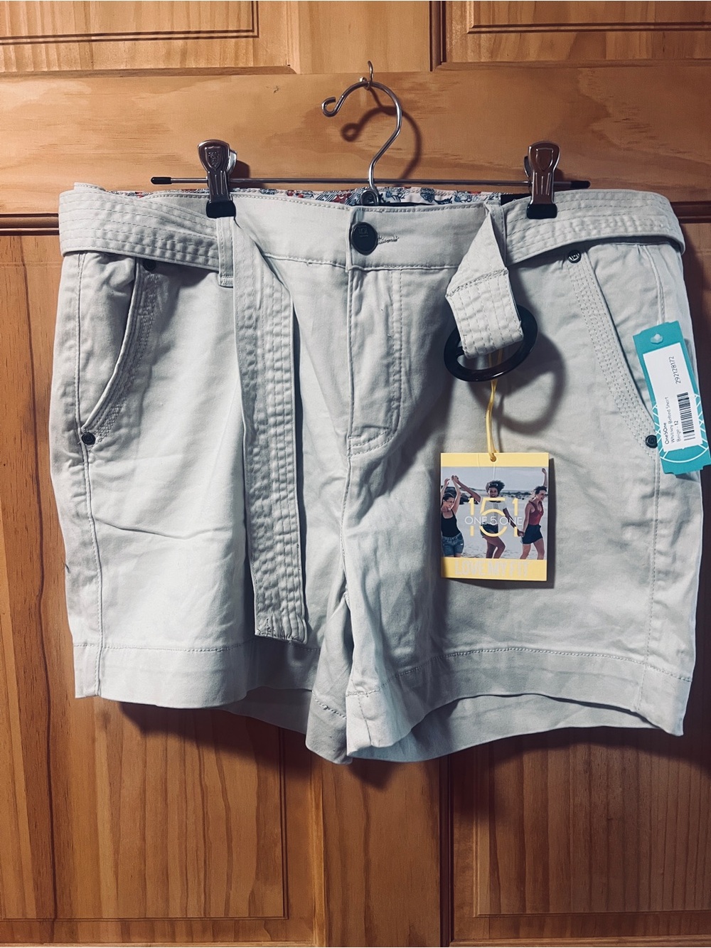 one 5 one Women's Light Beige Cargo Shorts
